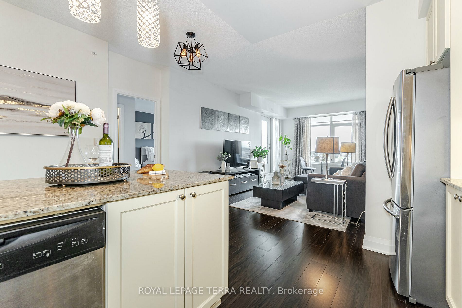 24 Woodstream Blvd, #701