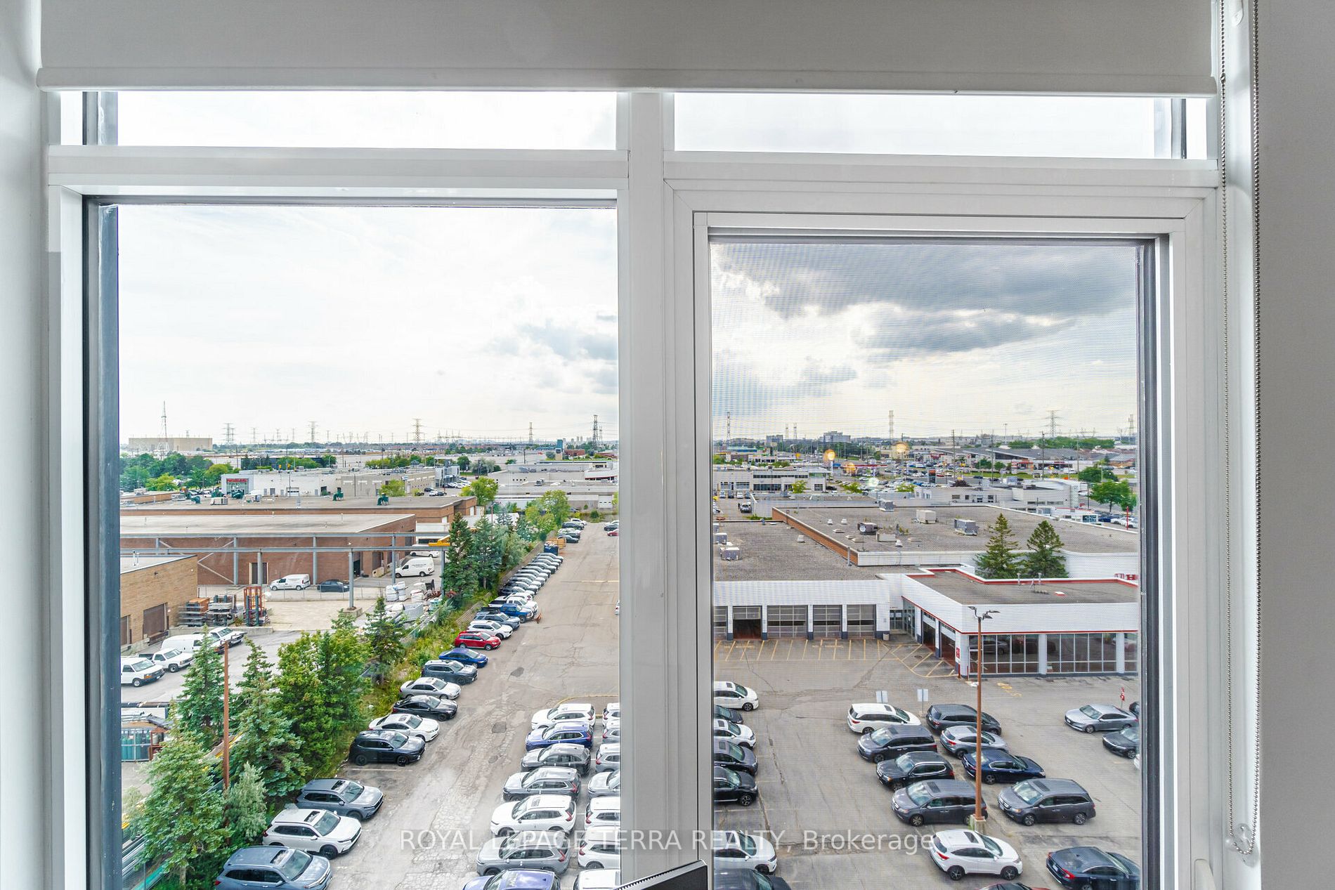 24 Woodstream Blvd, #701