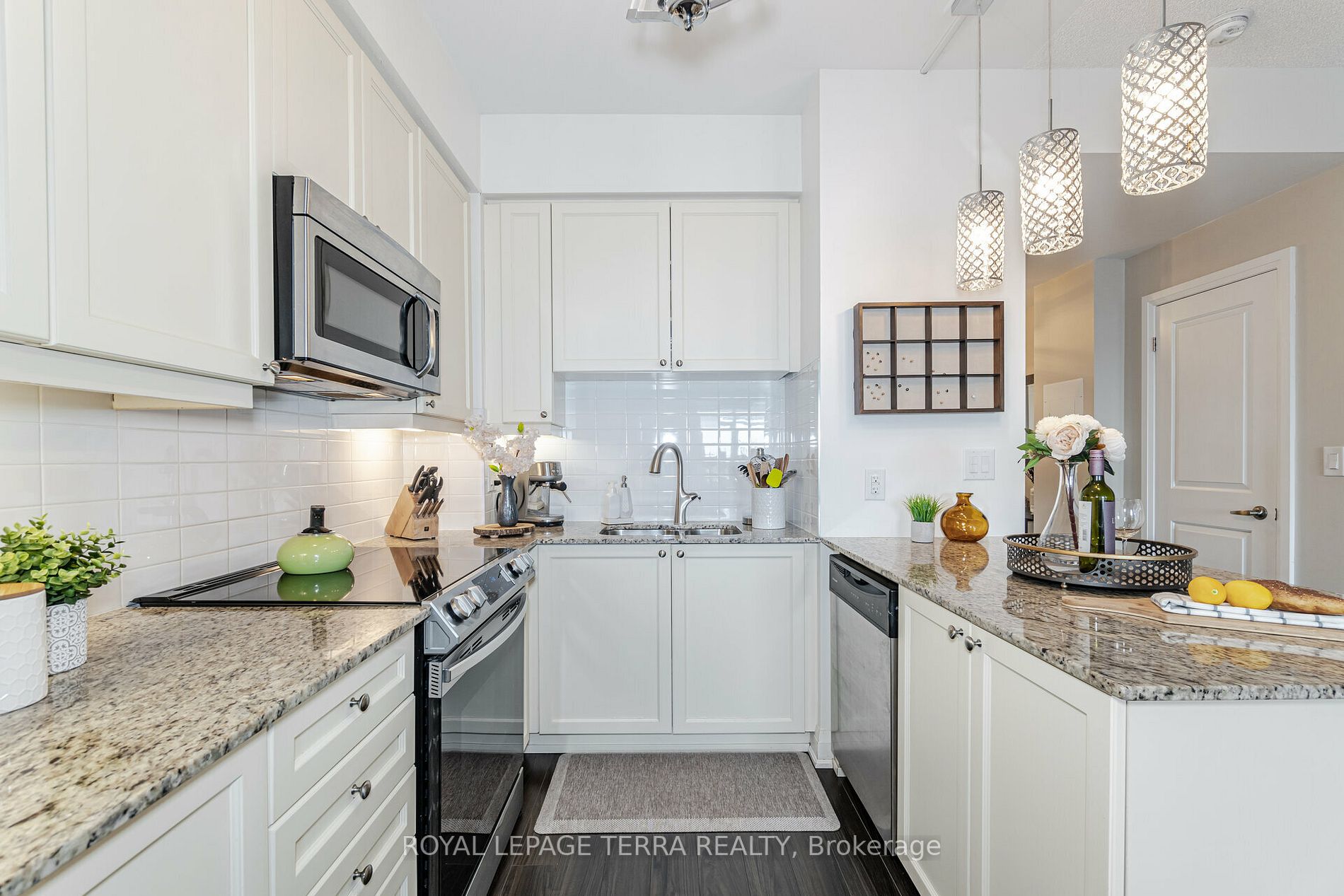 24 Woodstream Blvd, #701