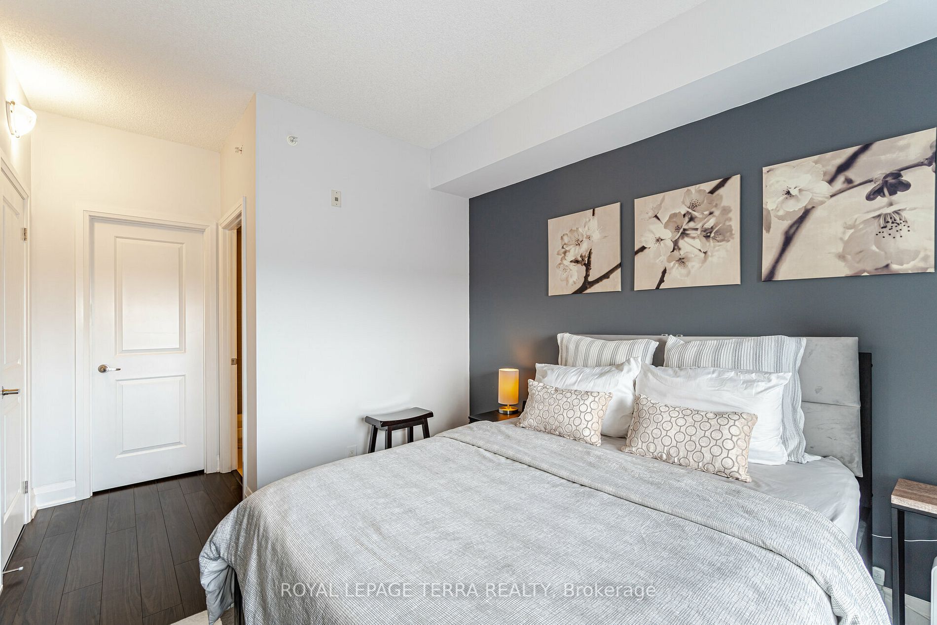 24 Woodstream Blvd, #701