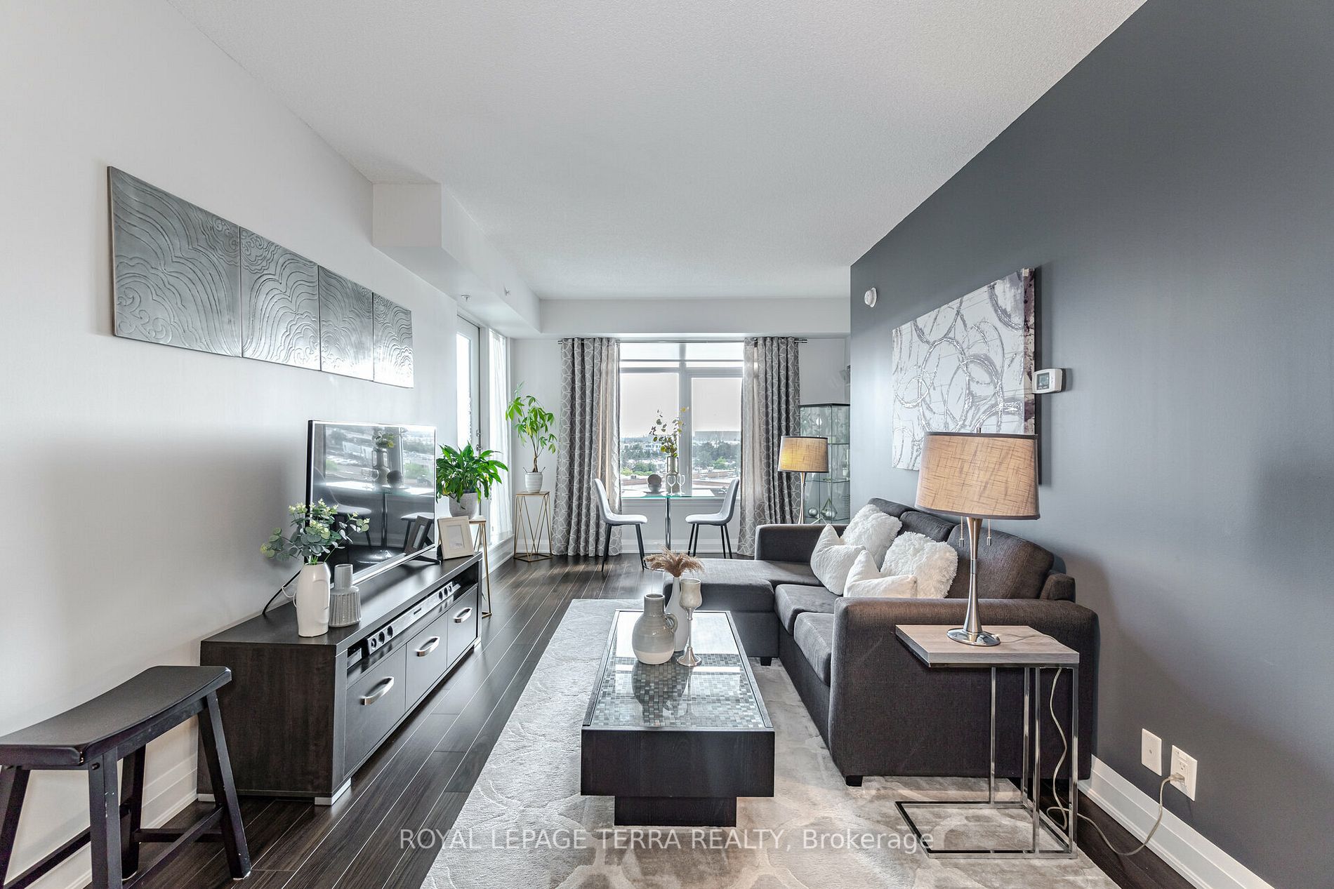 24 Woodstream Blvd, #701