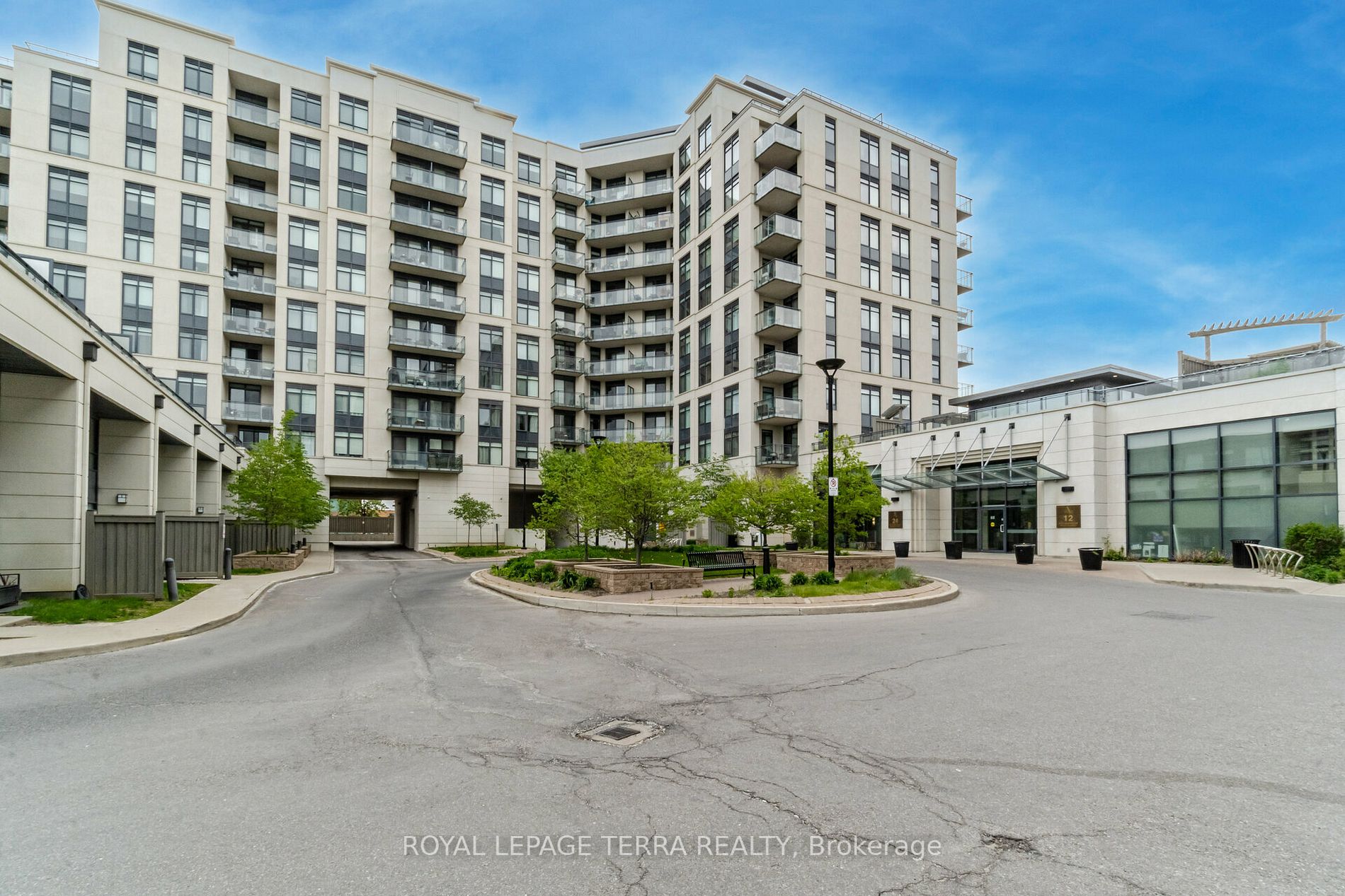 24 Woodstream Blvd, #701