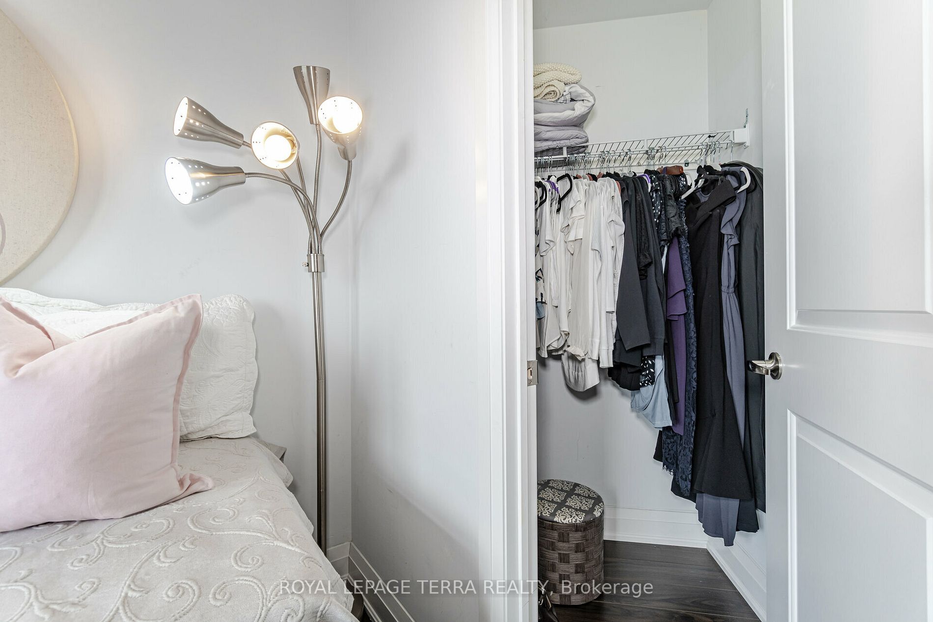 24 Woodstream Blvd, #701