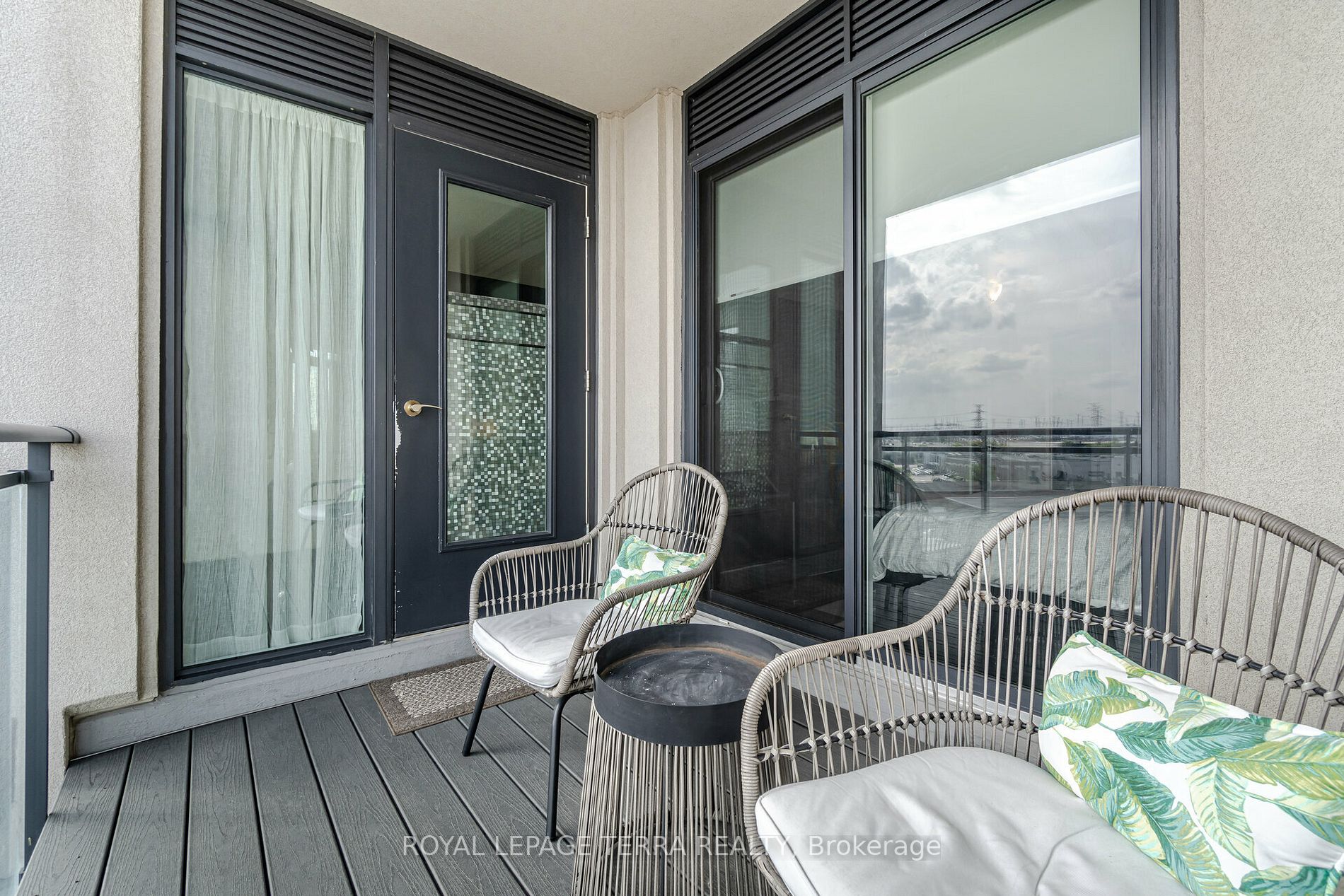 24 Woodstream Blvd, #701