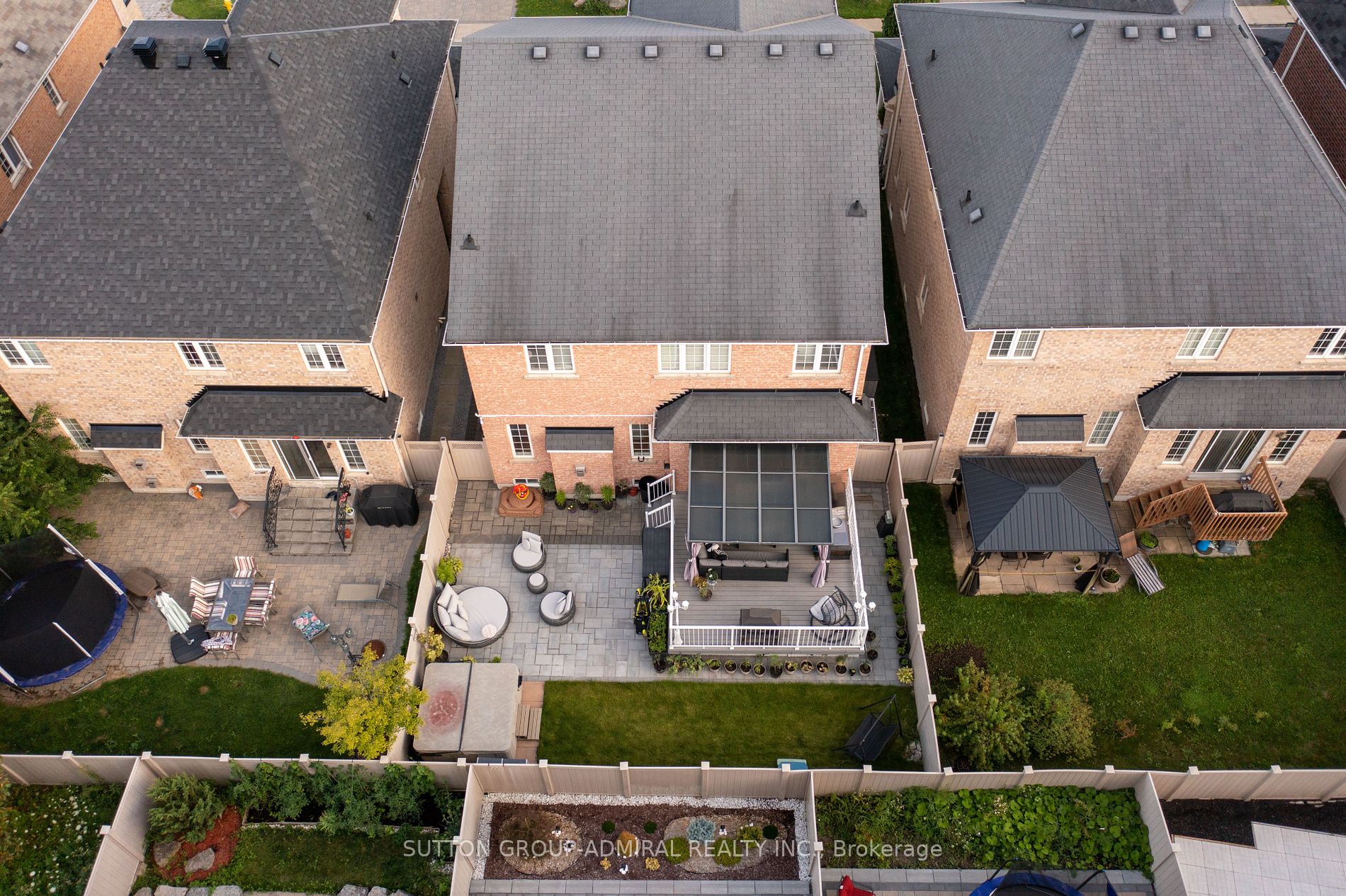 32 Daniel Bram Dr