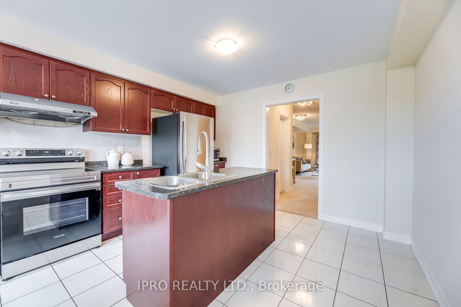 5 Valliere Dr