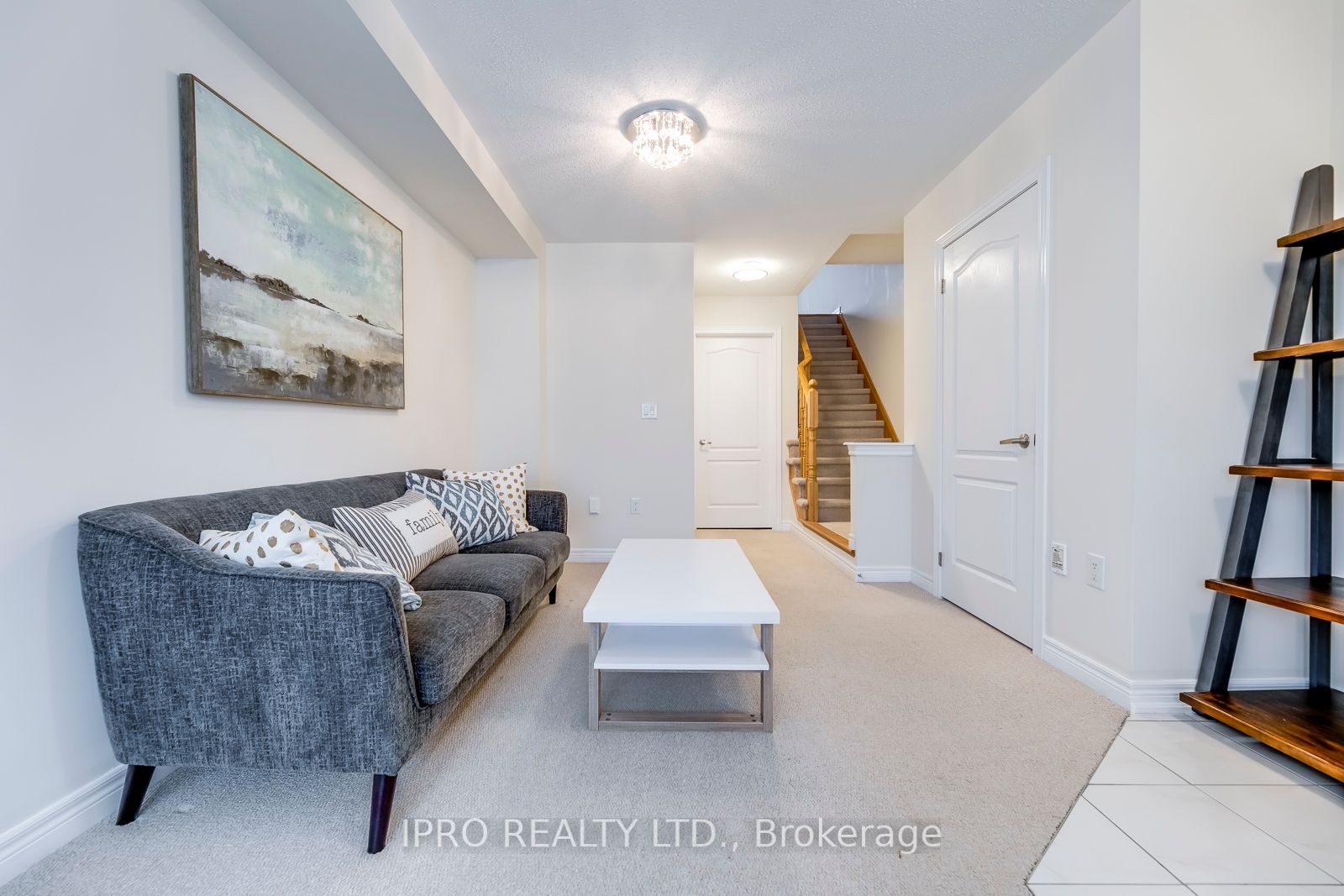 5 Valliere Dr