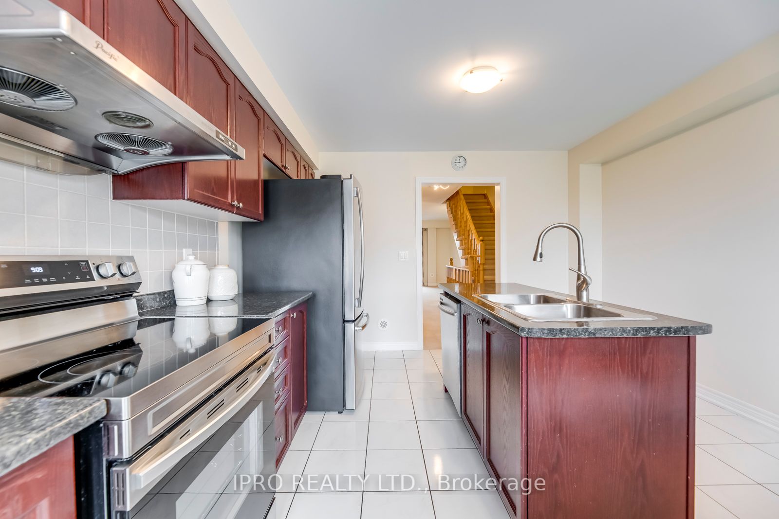 5 Valliere Dr