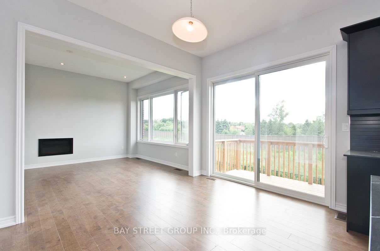 92 Pine Hill Cres