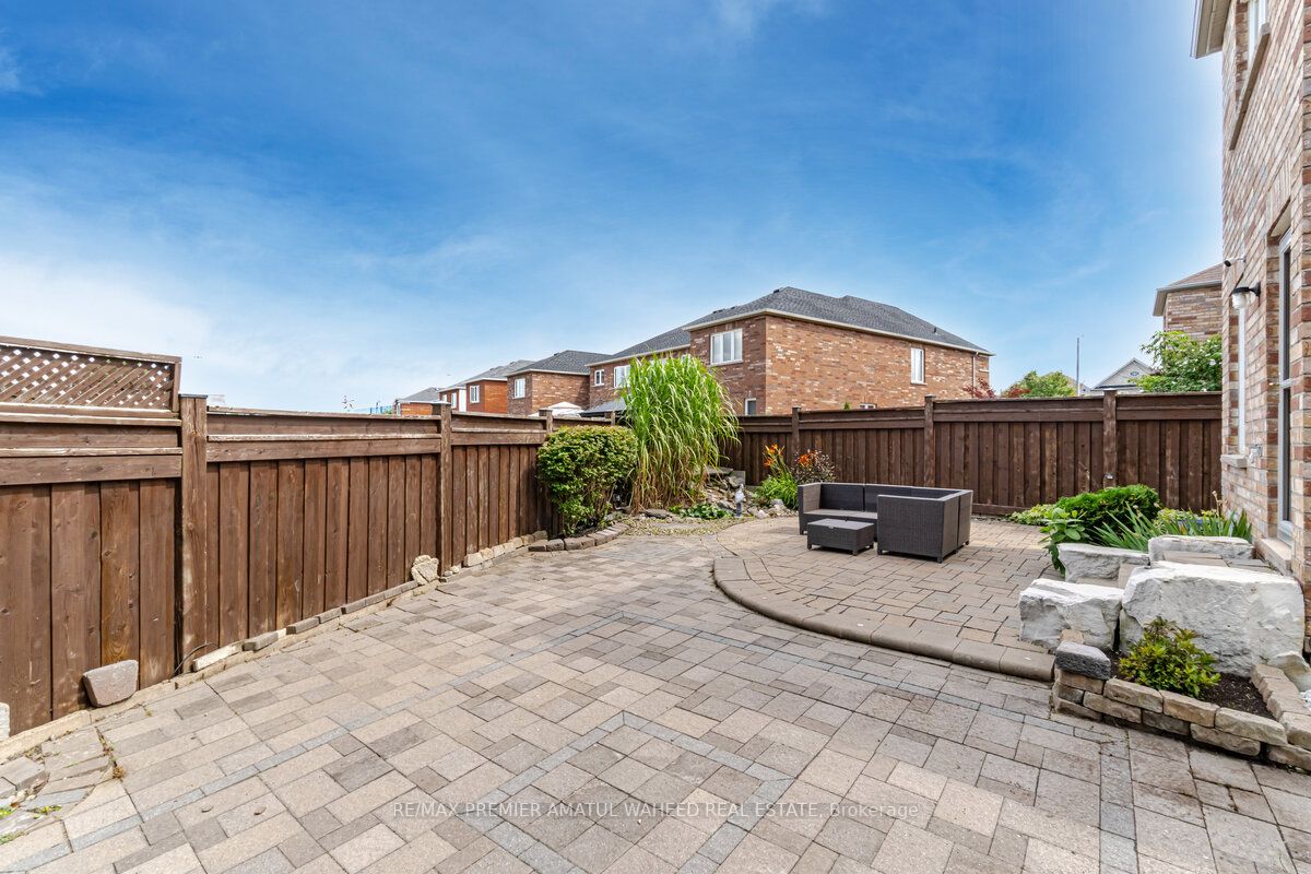 9 Summit Dr
