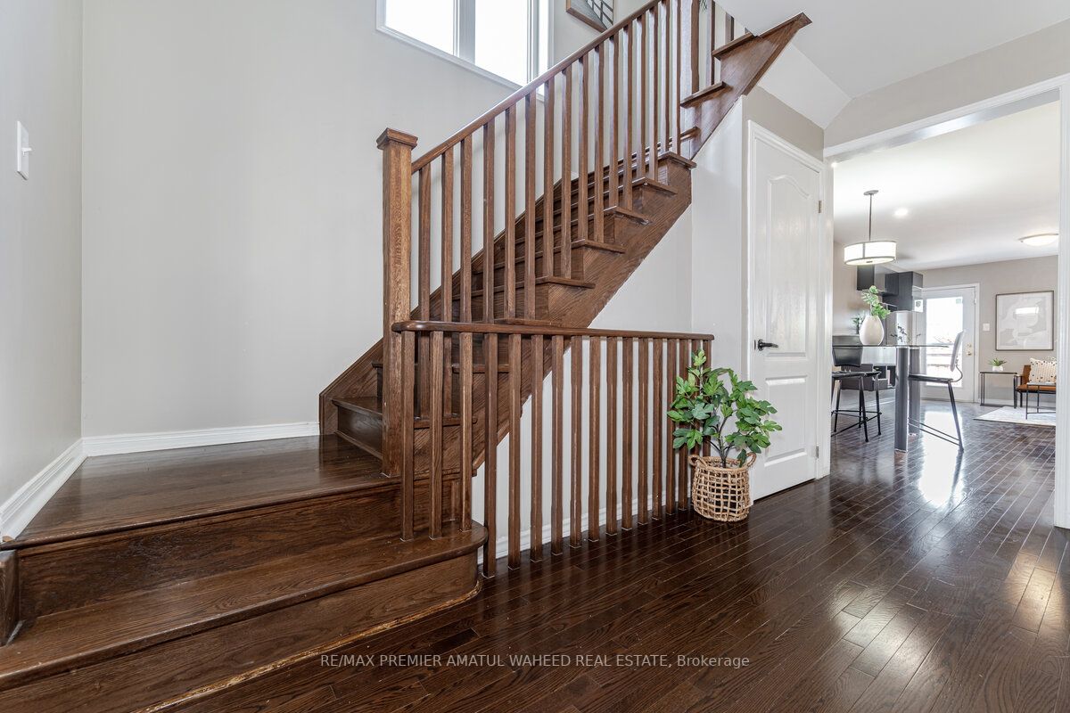 9 Summit Dr