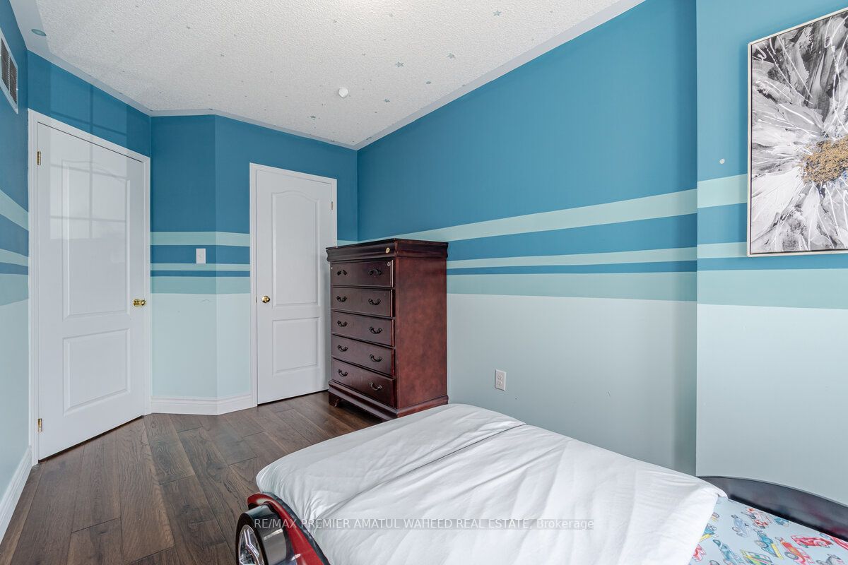 9 Summit Dr