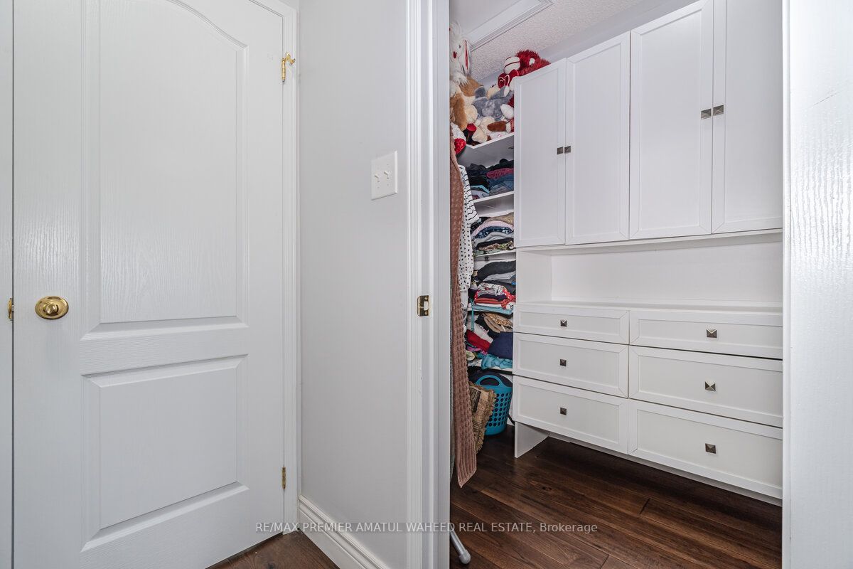 9 Summit Dr