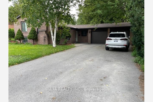 70 Belfry Dr, Newmarket