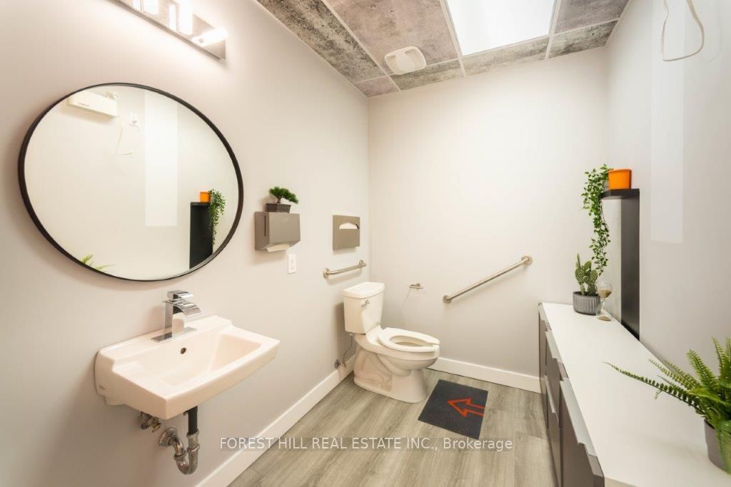 235 Industrial Pkwy S, #3