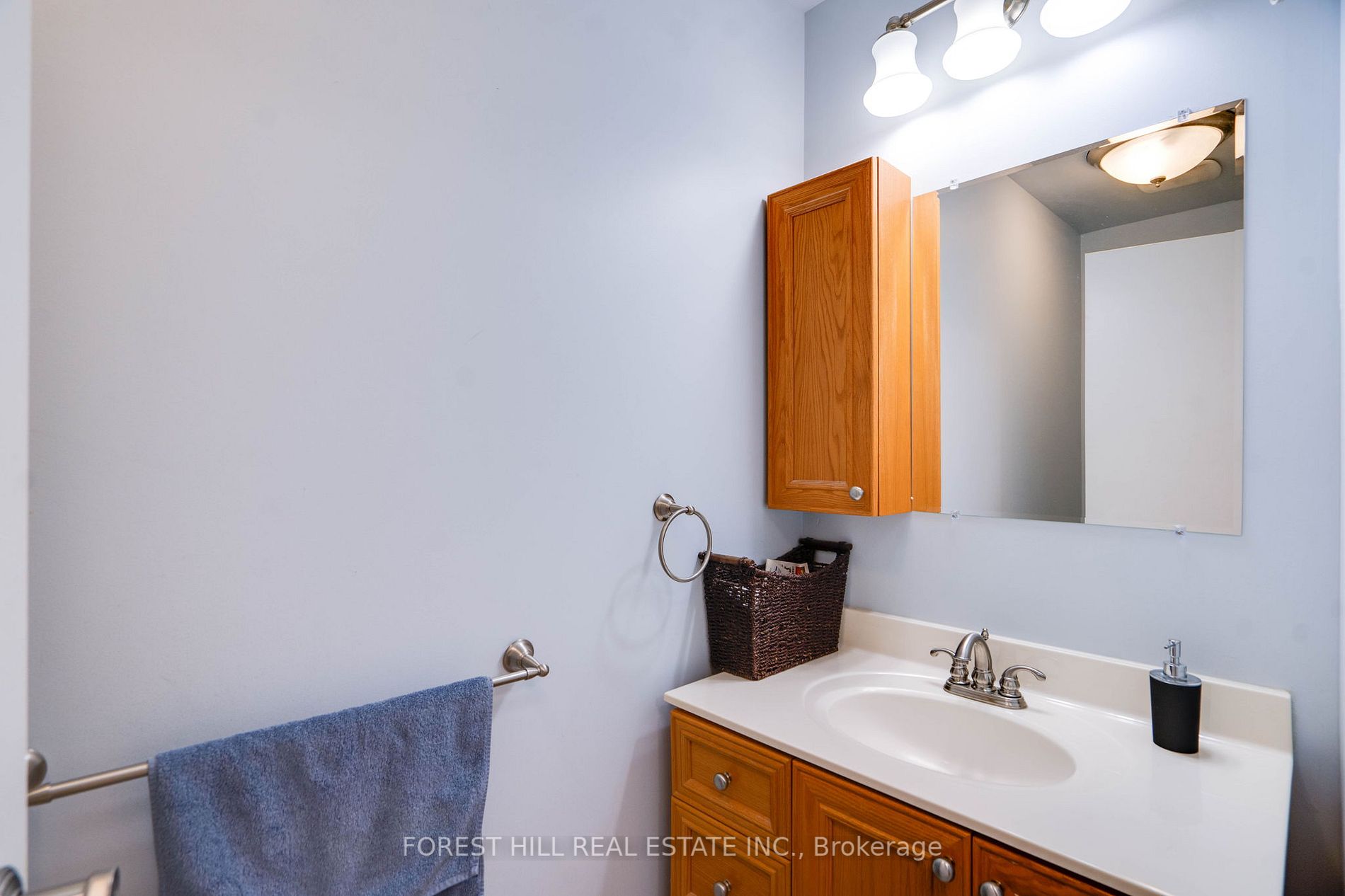235 Industrial Pkwy S, #3