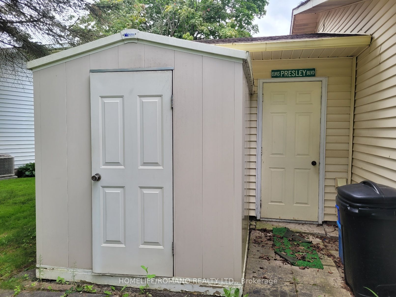 5 Pineview Crt