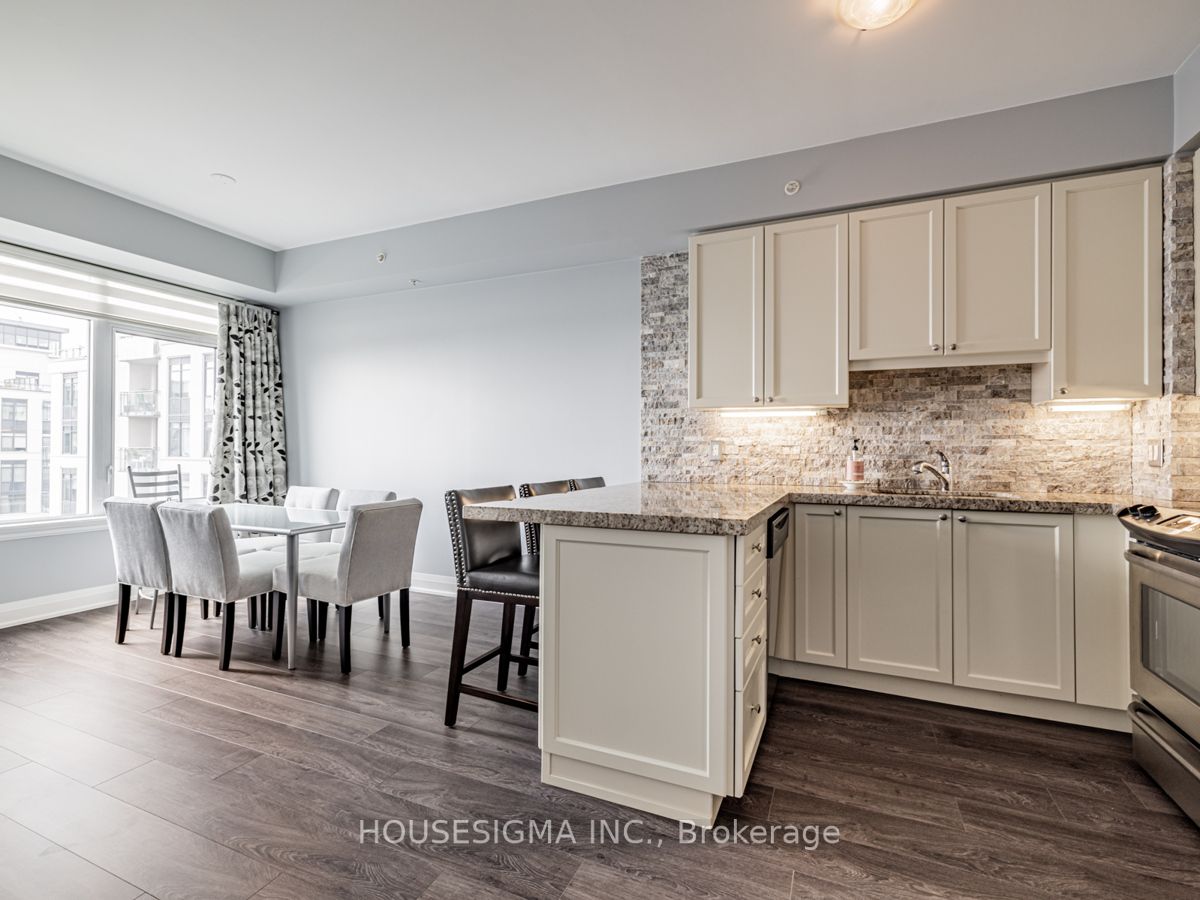 12 Woodstream Blvd, #816