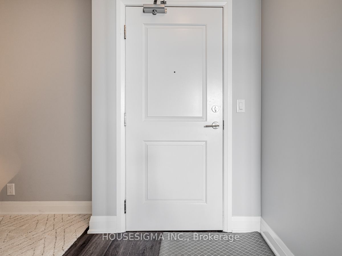 12 Woodstream Blvd, #816