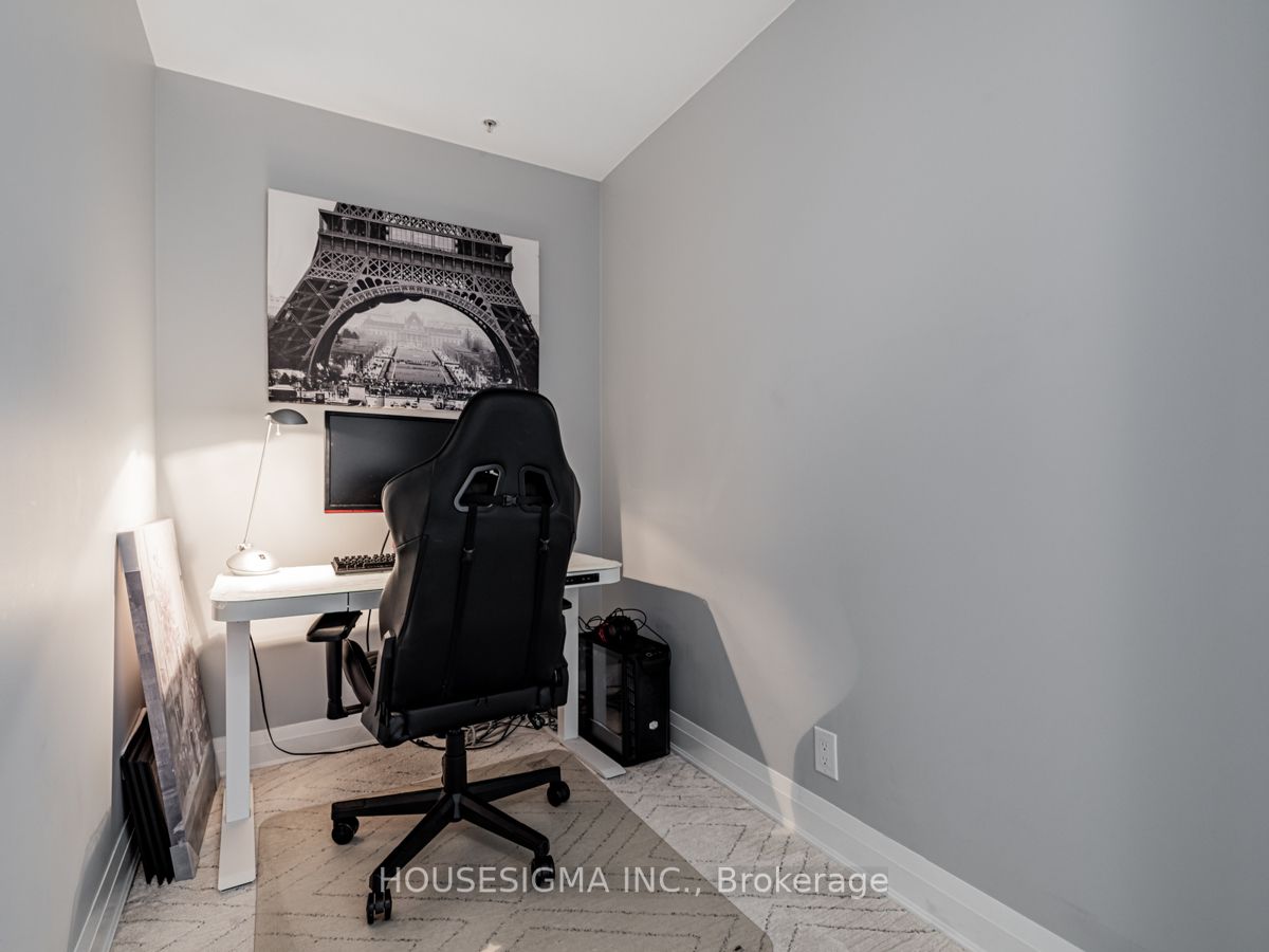12 Woodstream Blvd, #816