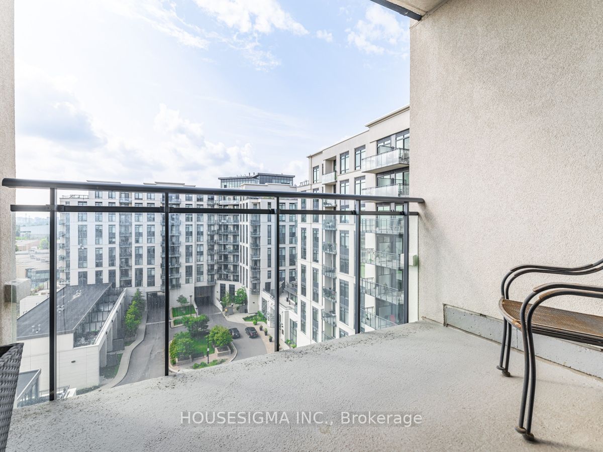 12 Woodstream Blvd, #816