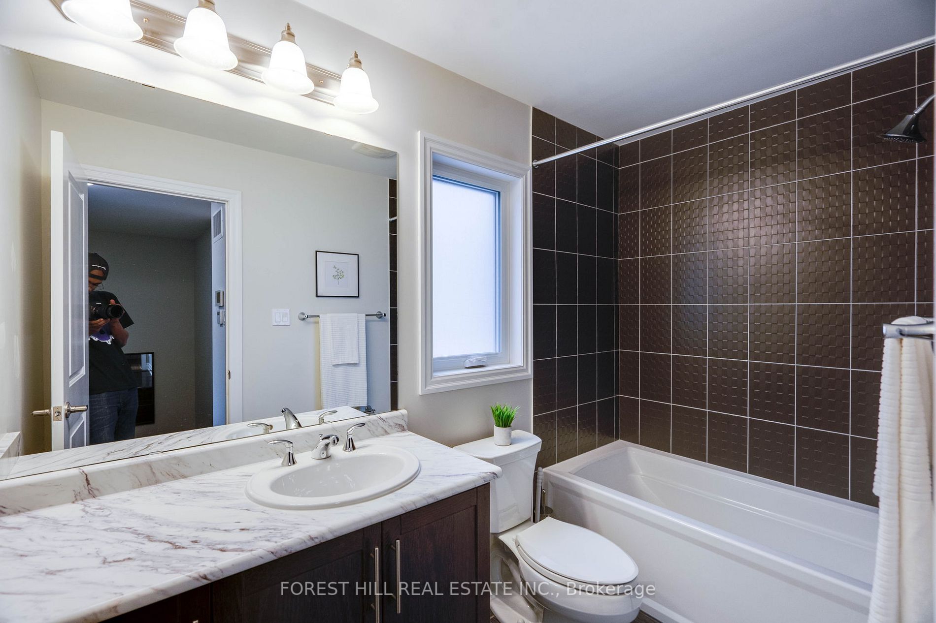 67 Robert Berry Cres