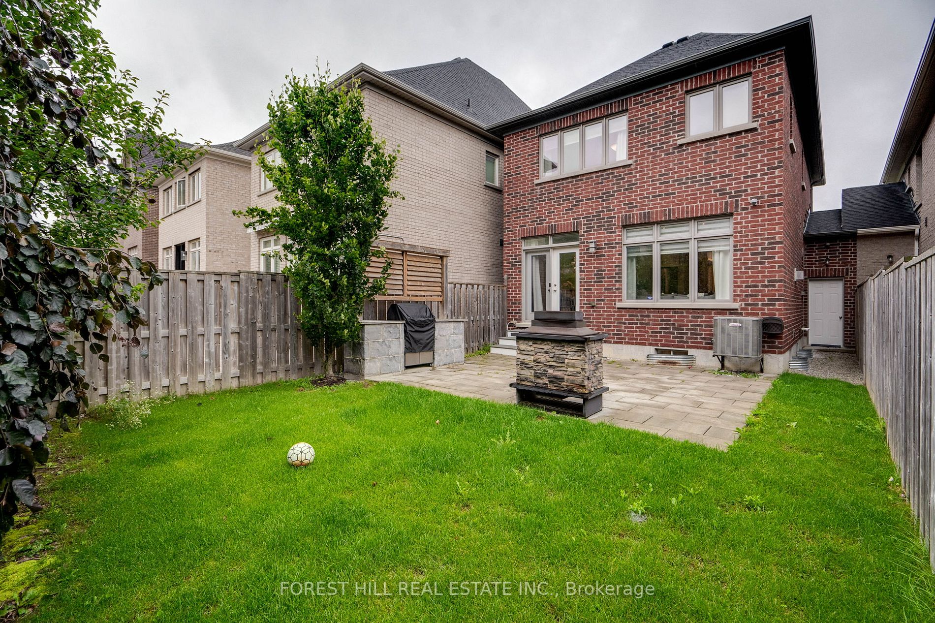 67 Robert Berry Cres