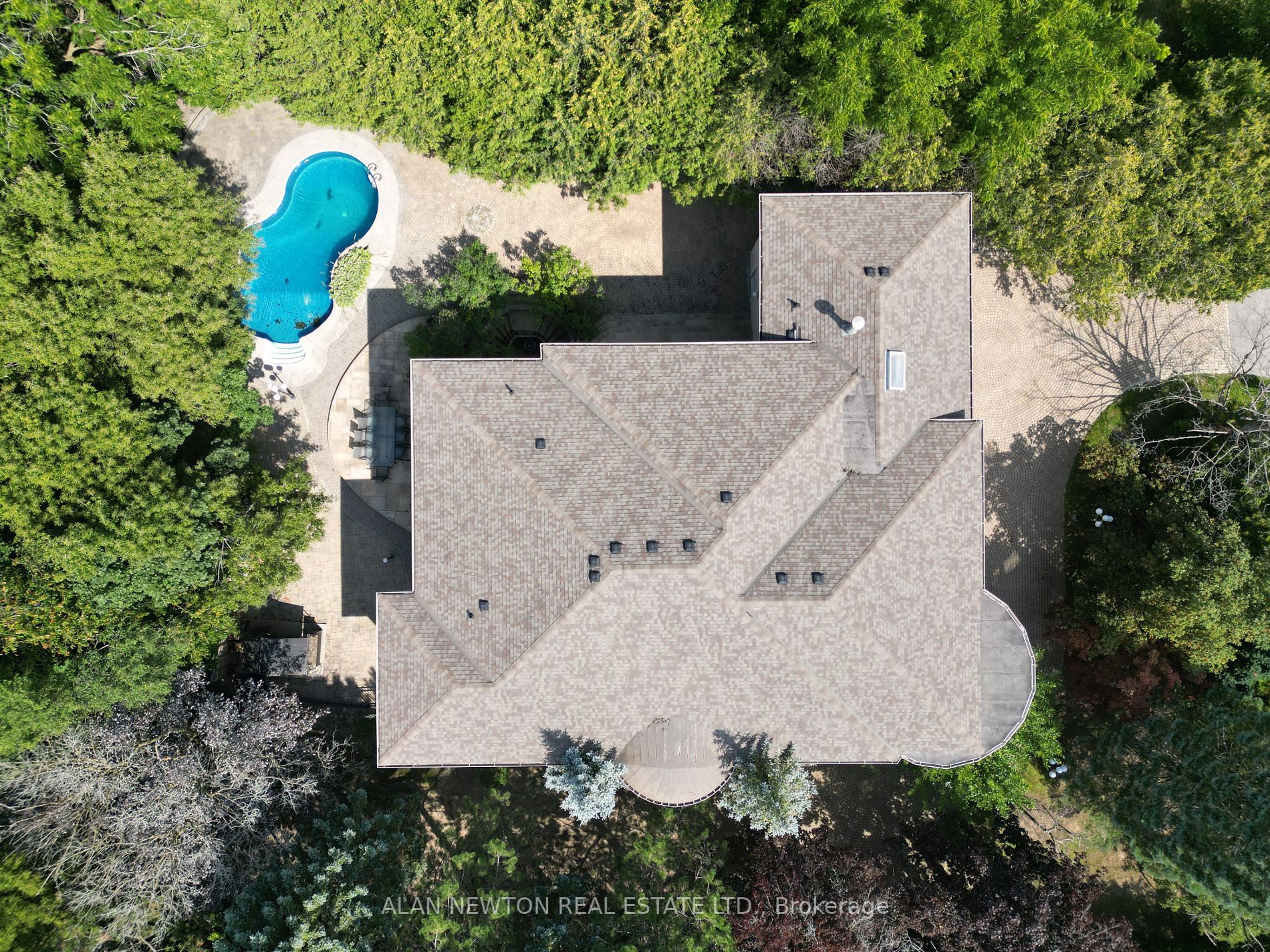 38 Thornridge Dr