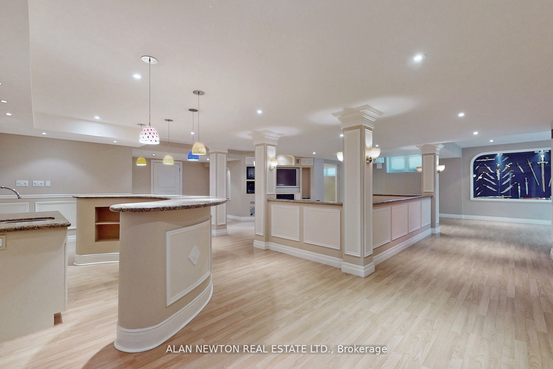 38 Thornridge Dr