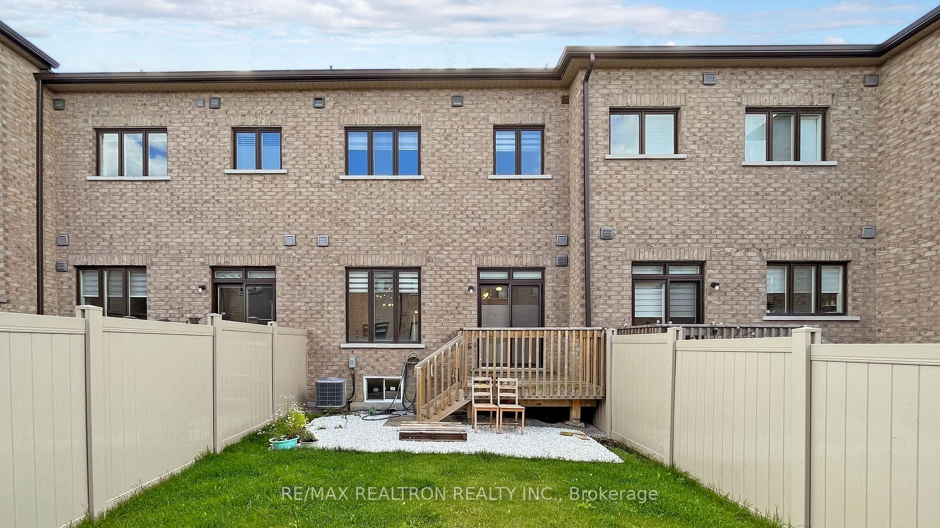 419 Elyse Crt