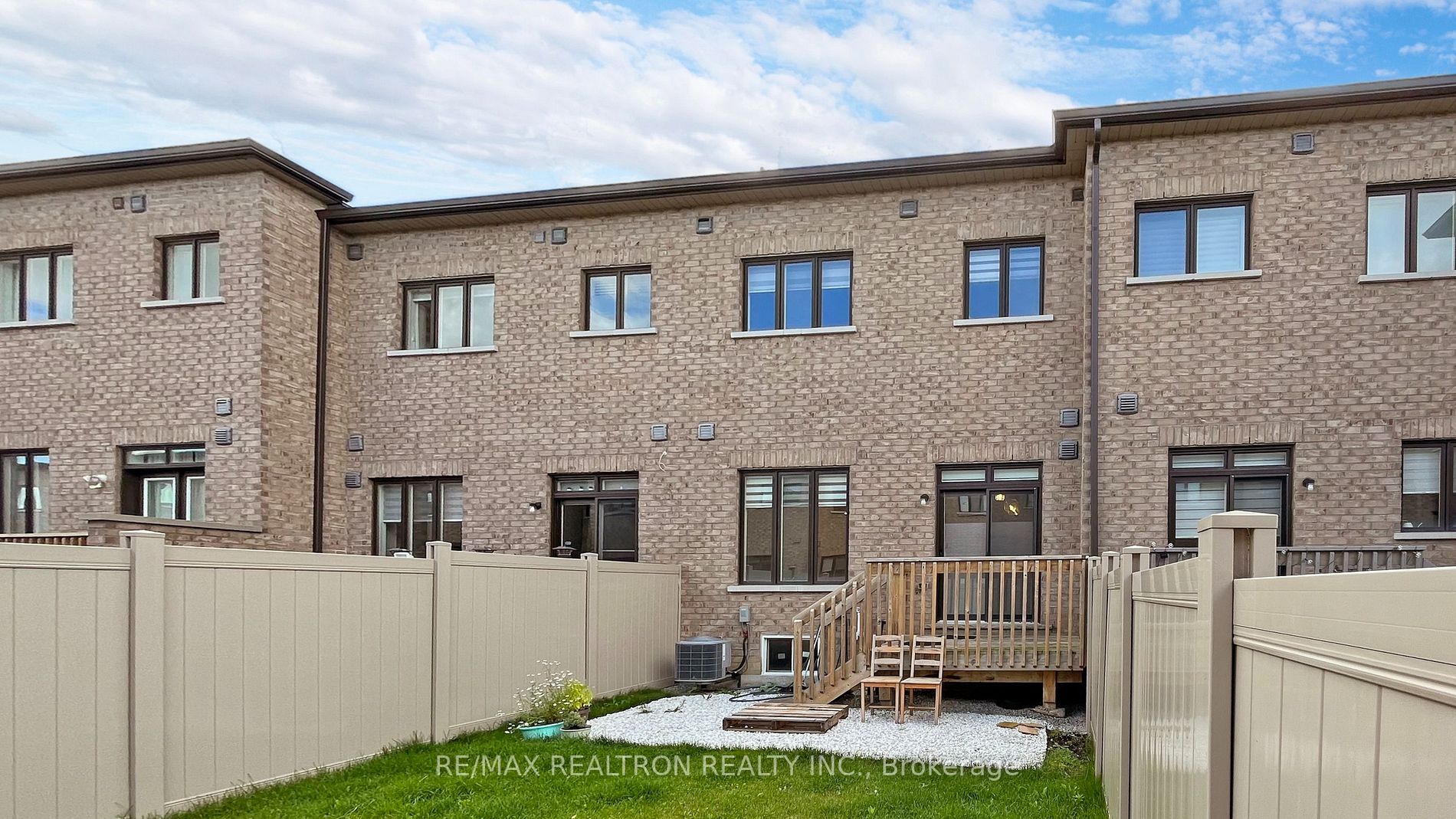 419 Elyse Crt