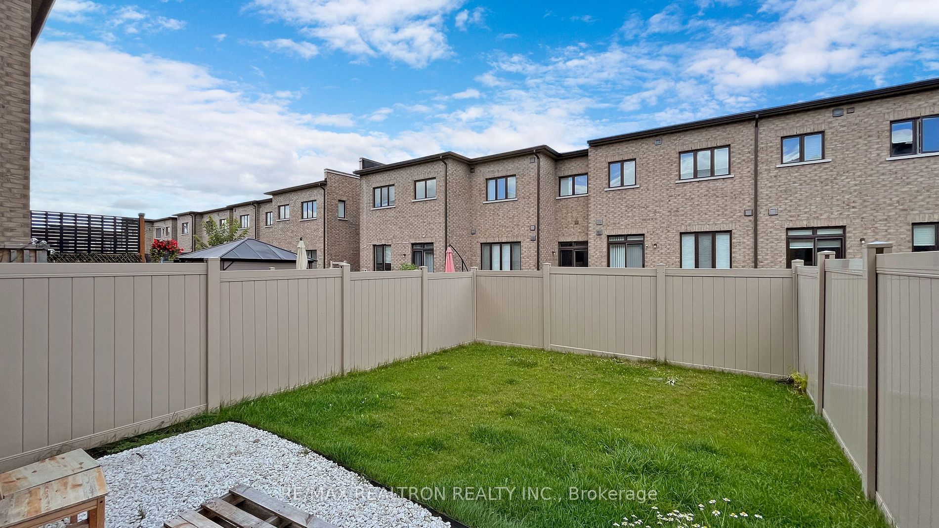 419 Elyse Crt