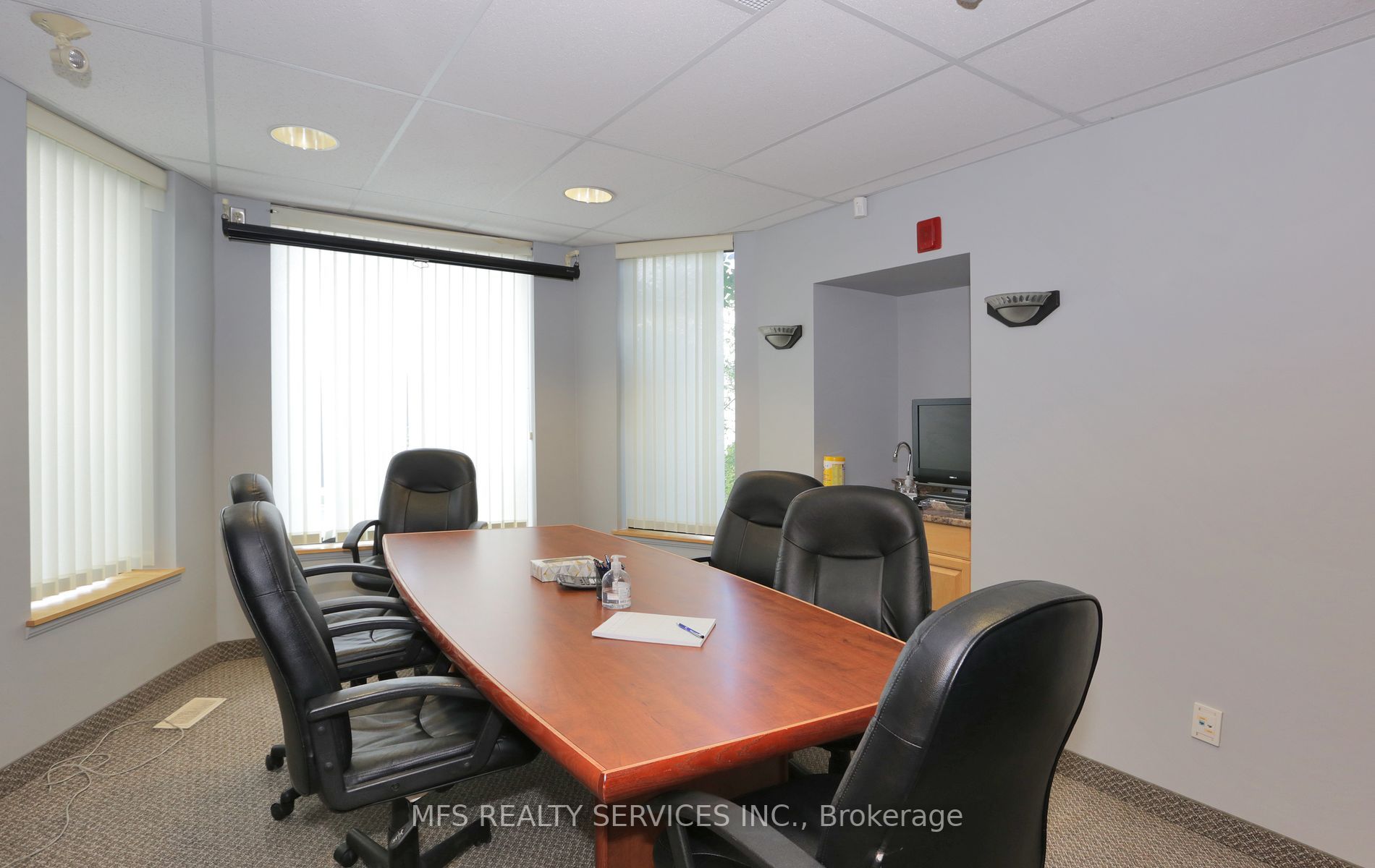 1 Brock St E, #1