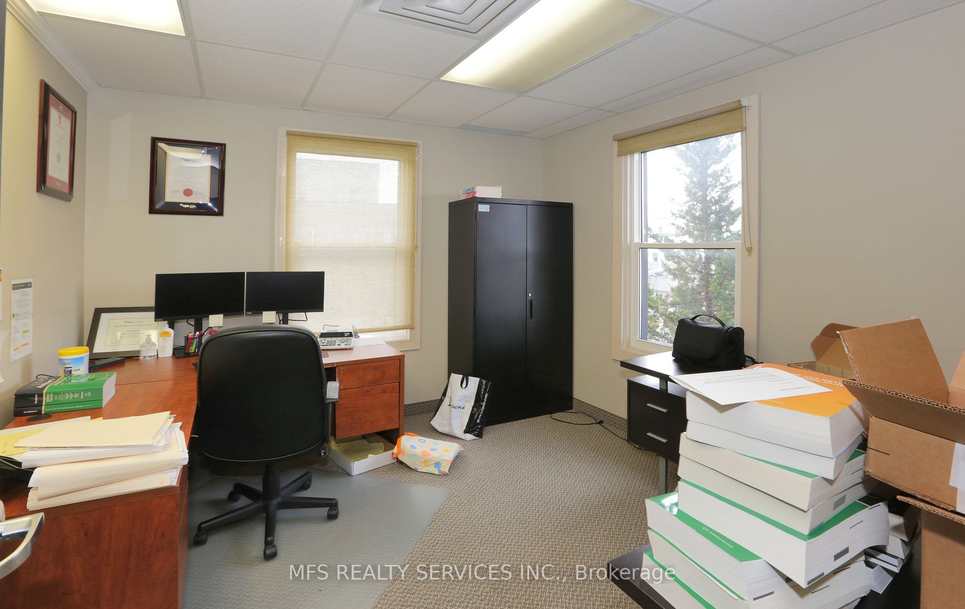 1 Brock St E, #1