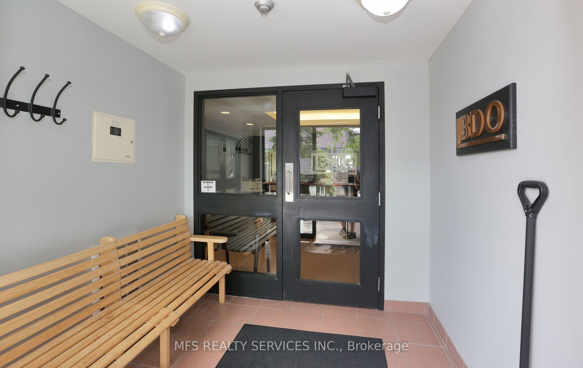 1 Brock St E, #1