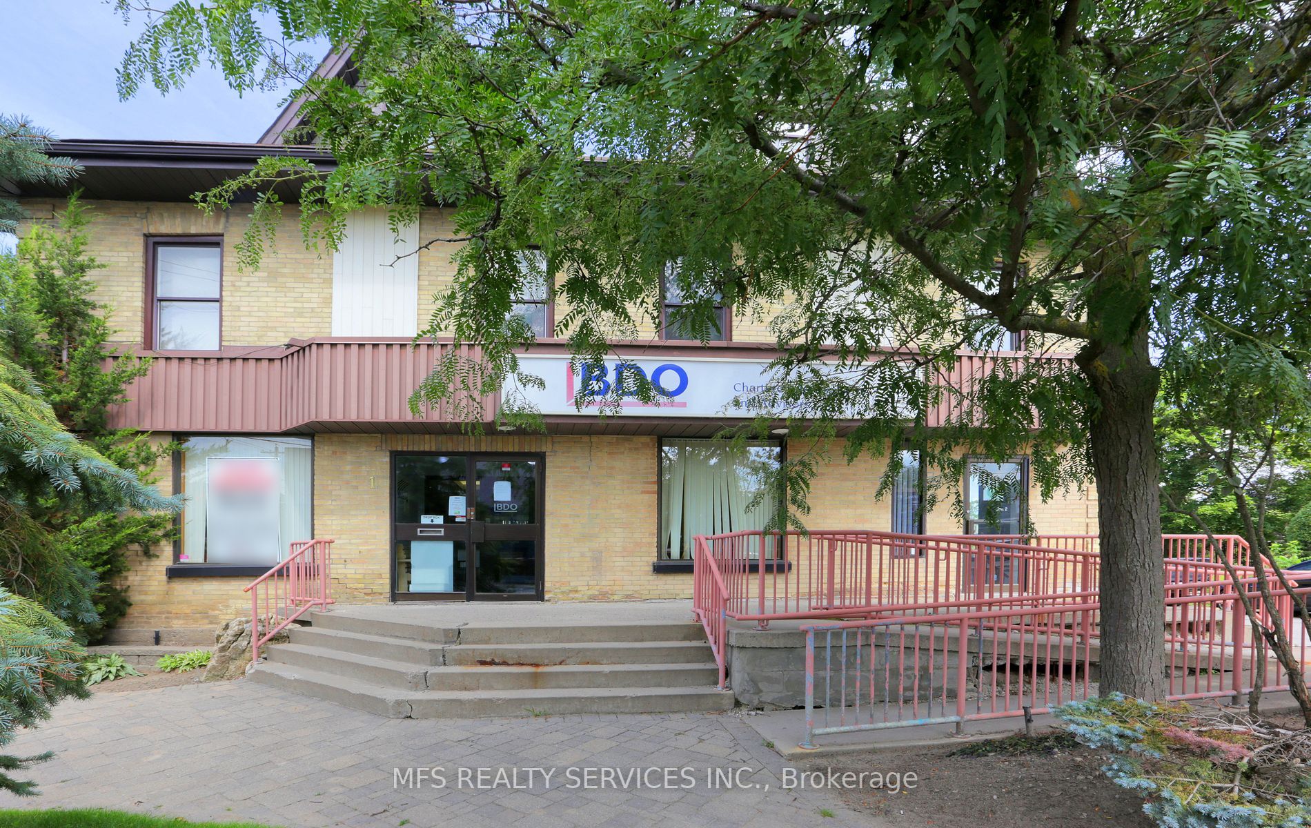 1 Brock St E, #1