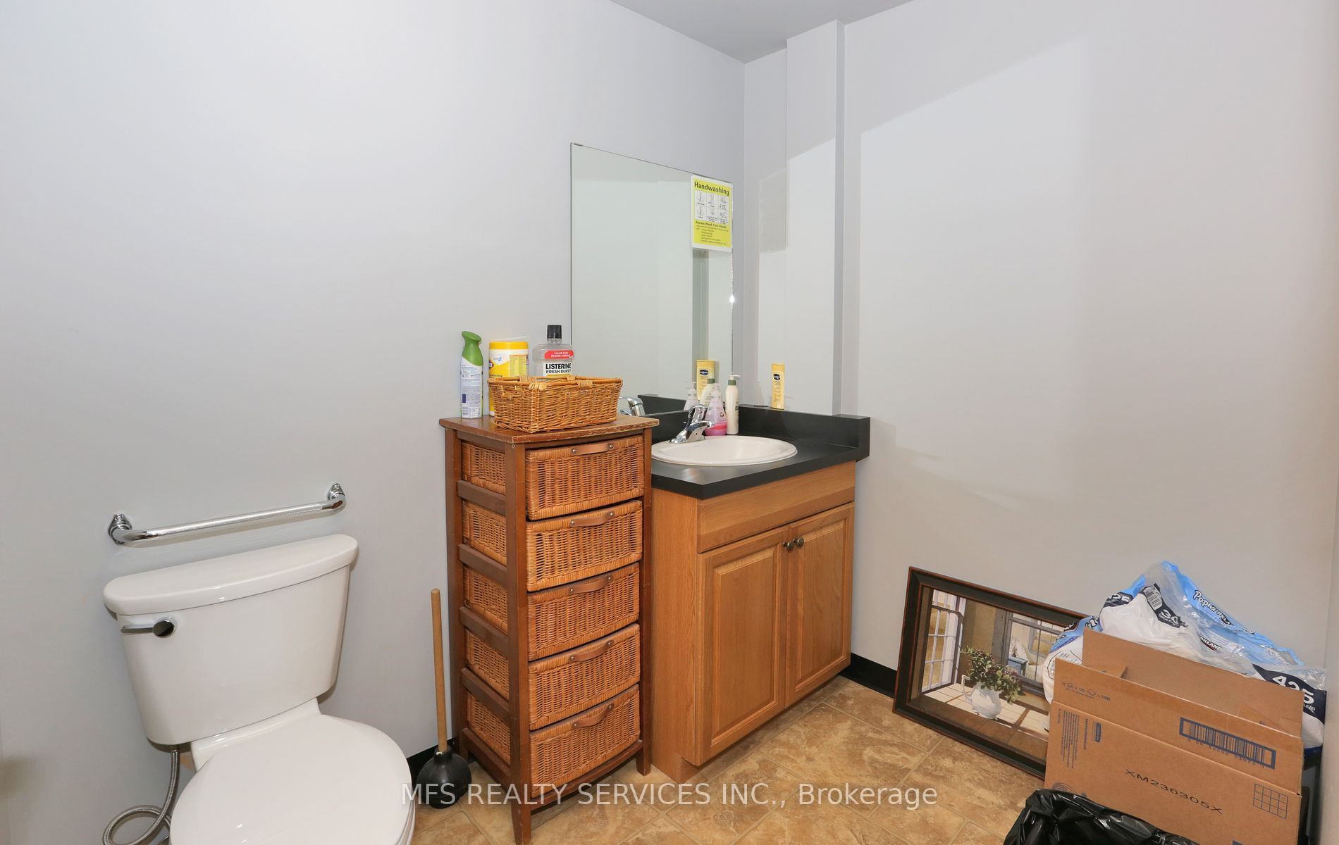1 Brock St E, #1