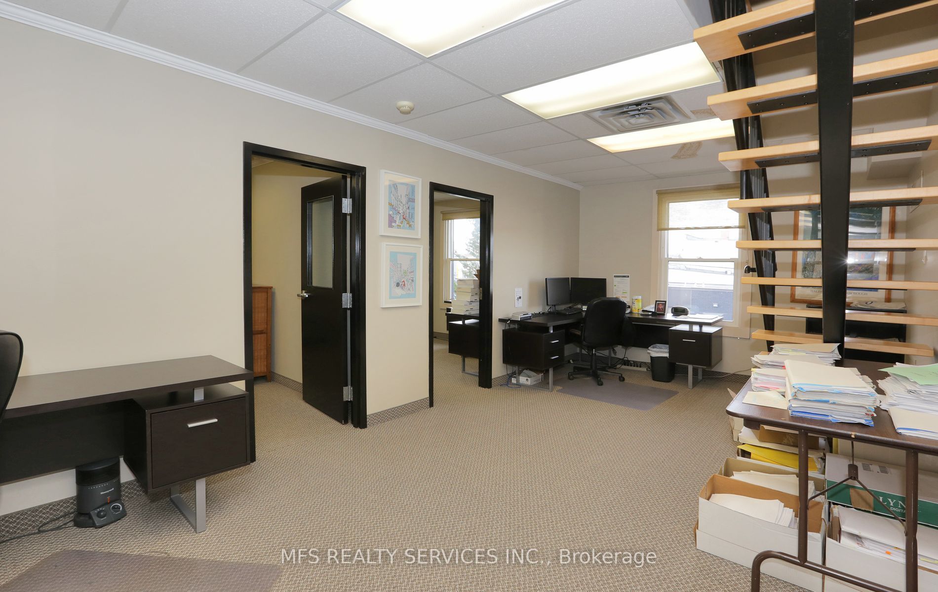 1 Brock St E, #1