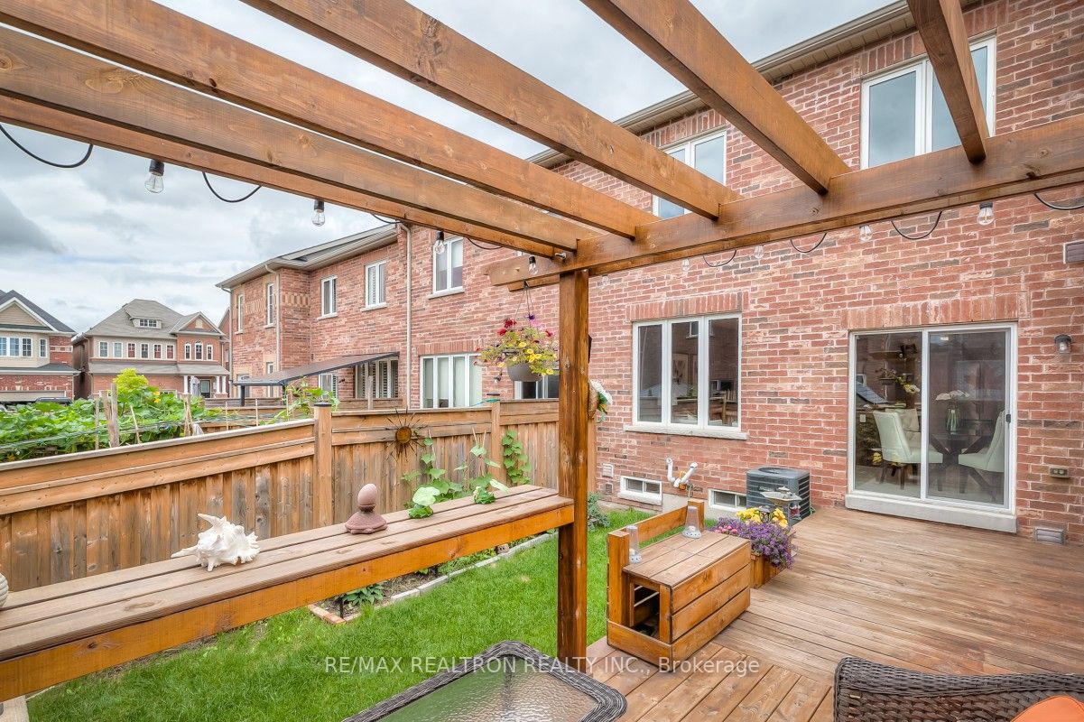 38 Flute St