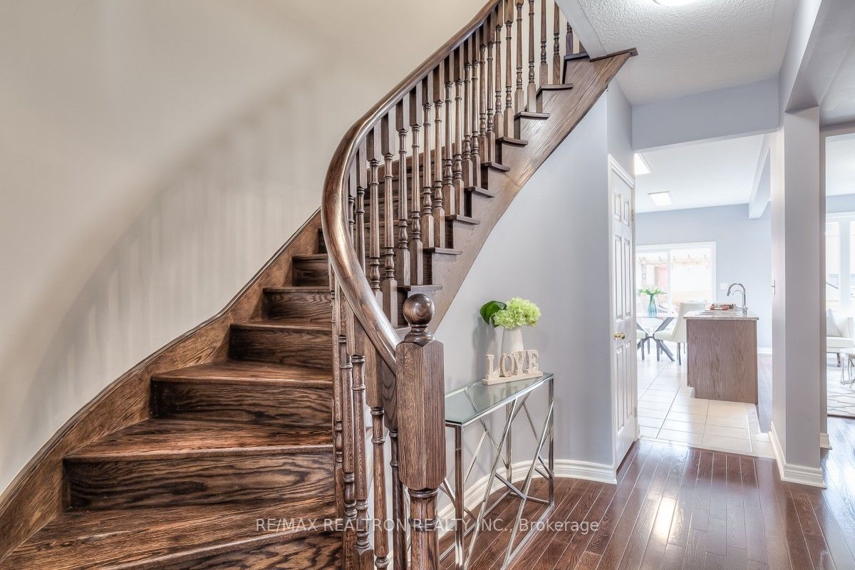 38 Flute St