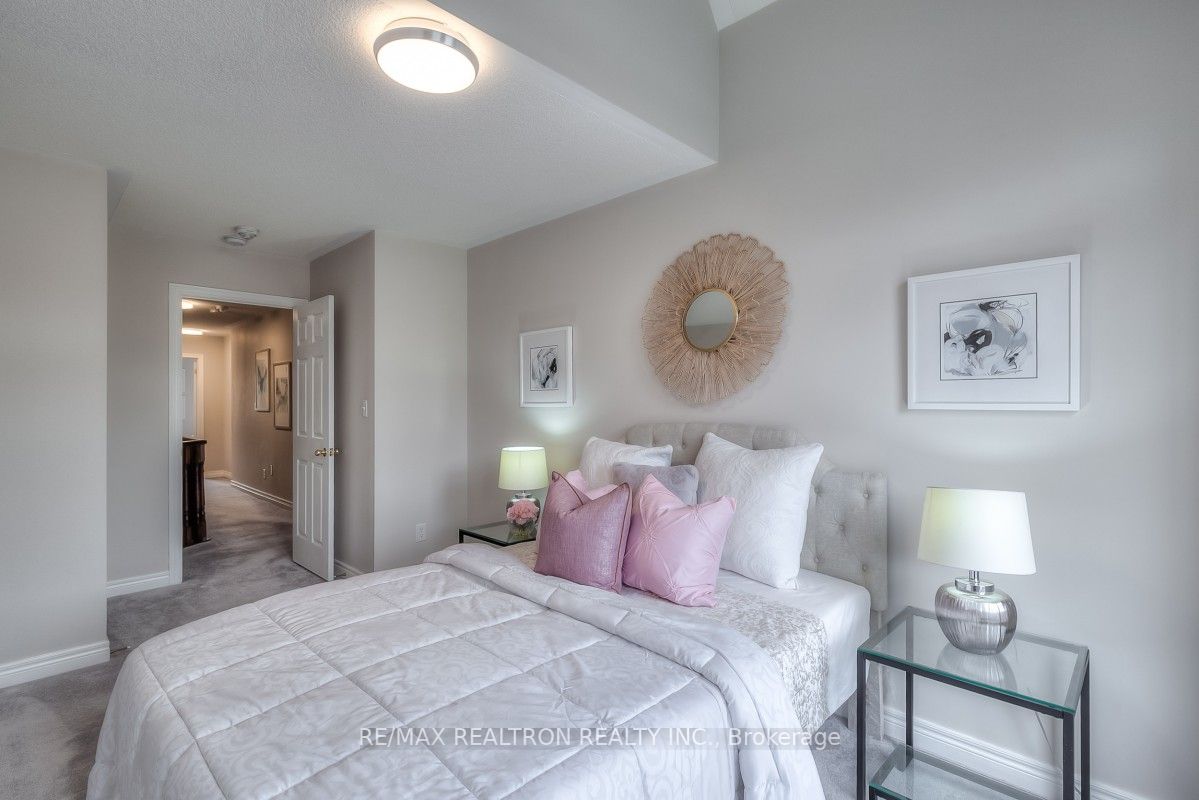 38 Flute St