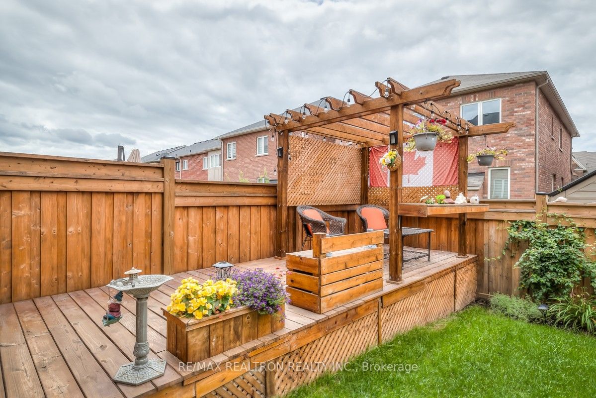 38 Flute St