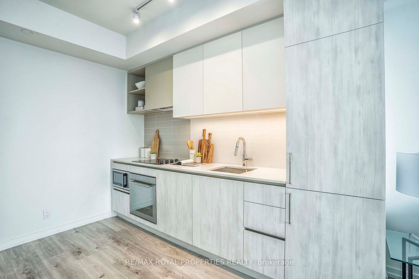 7890 Jane Street, #4501