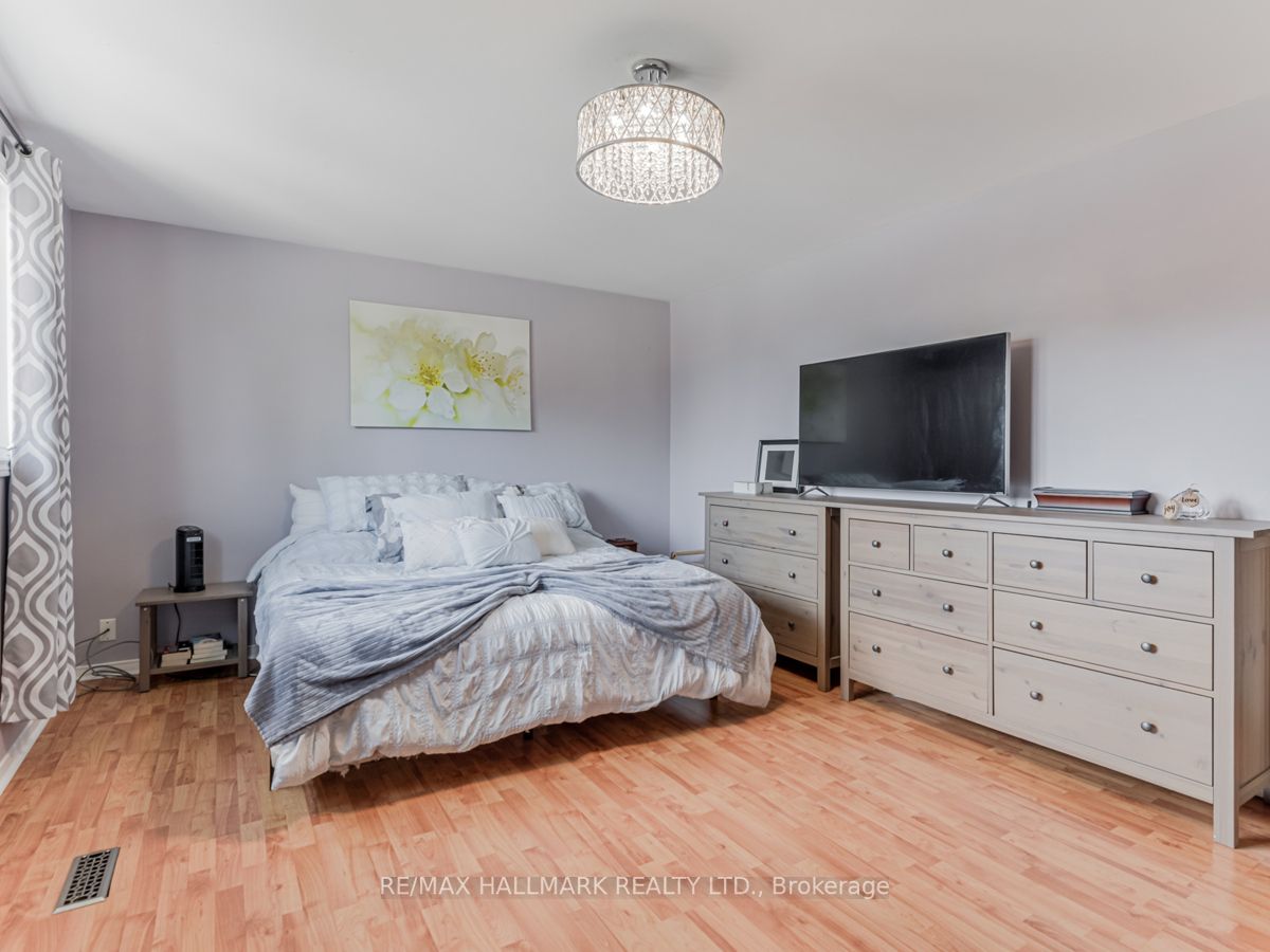118 Crown Cres