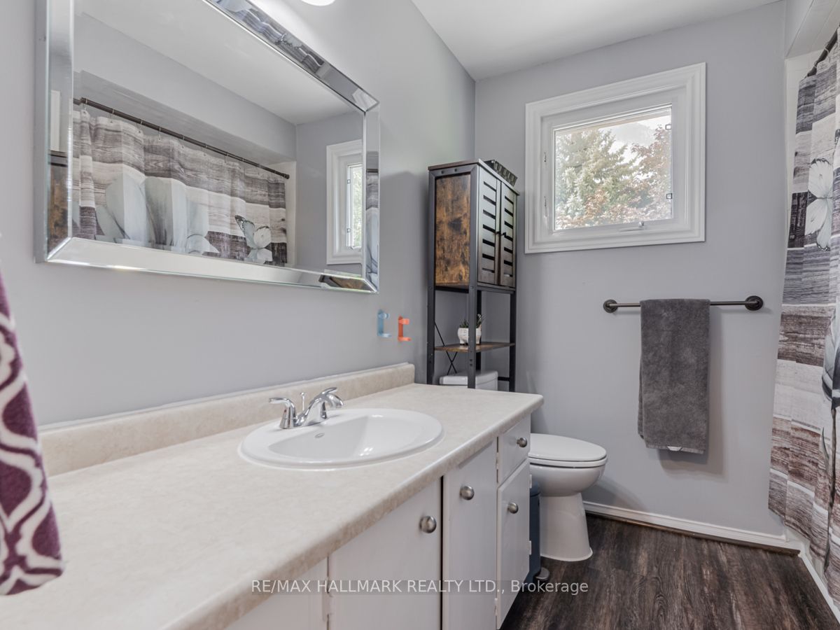 118 Crown Cres