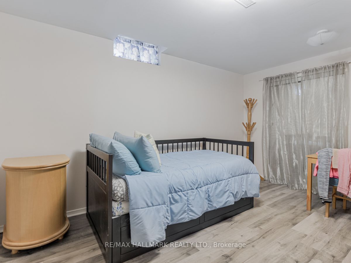 118 Crown Cres