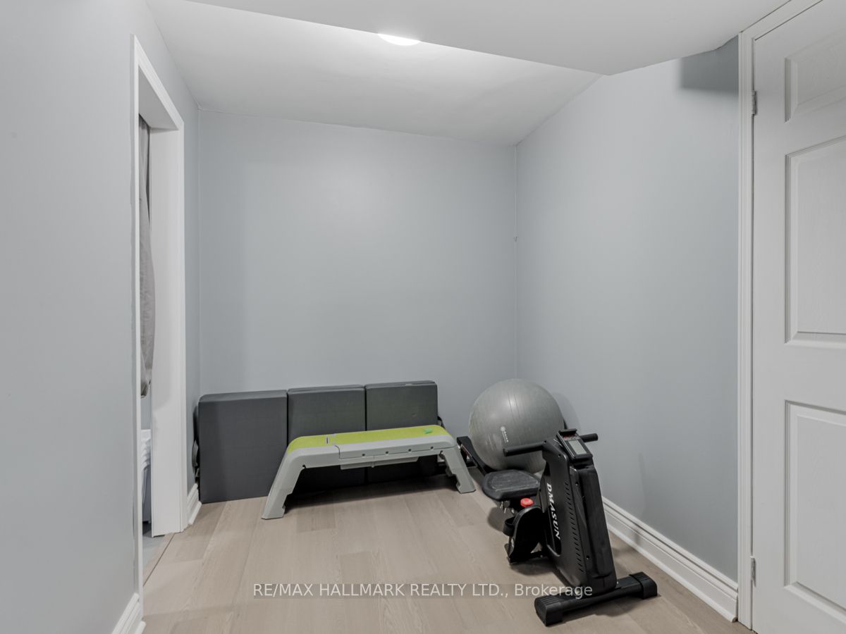 118 Crown Cres