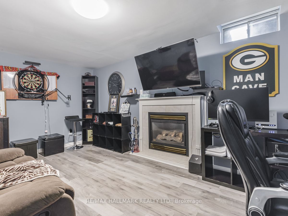 118 Crown Cres