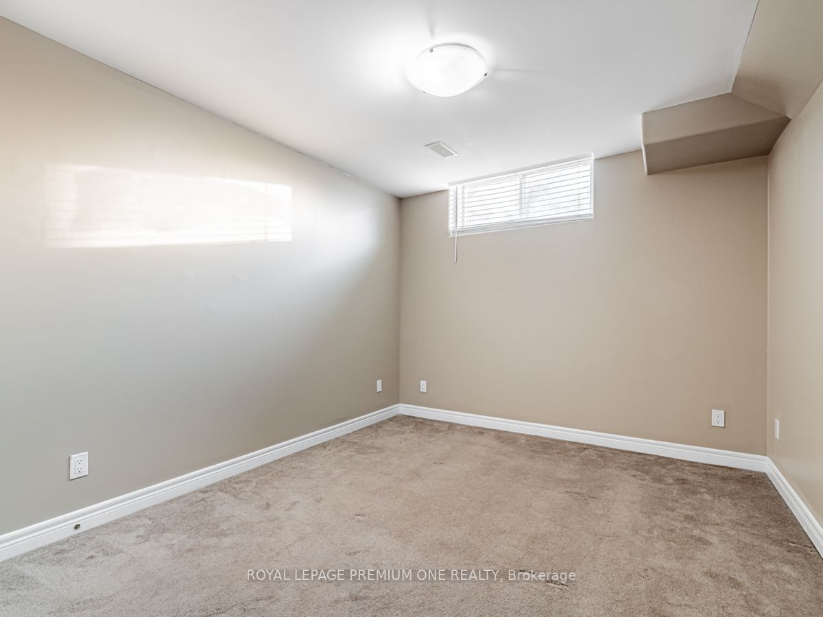 26 Adams St