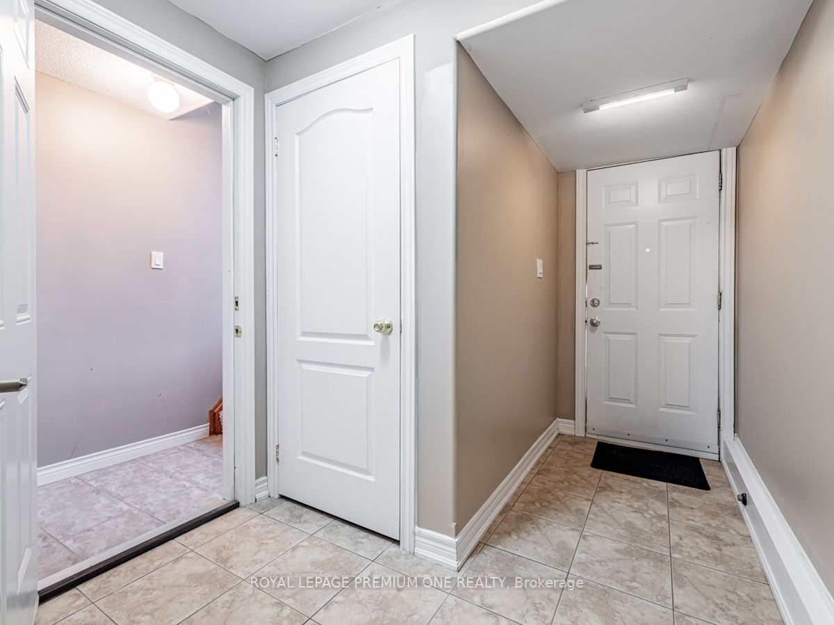 26 Adams St
